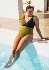 Balance top v2 - deep black & olive green