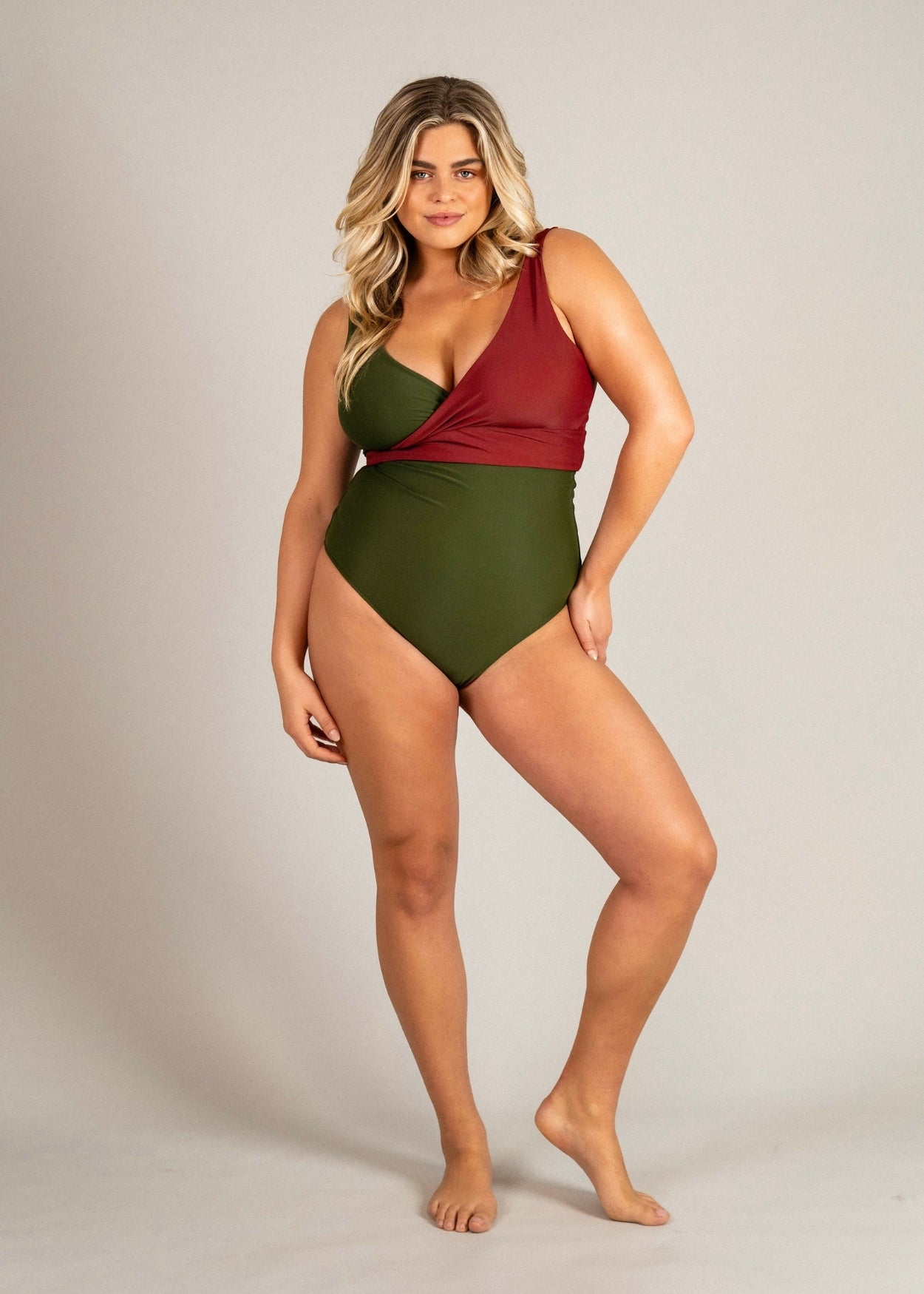 Balance top - deep red & forest