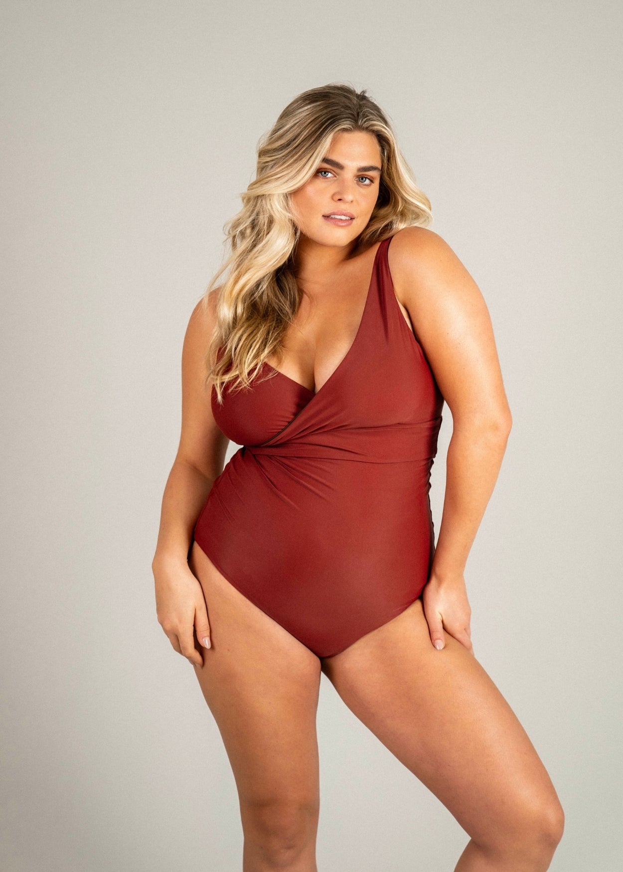 Balance top - deep red & forest