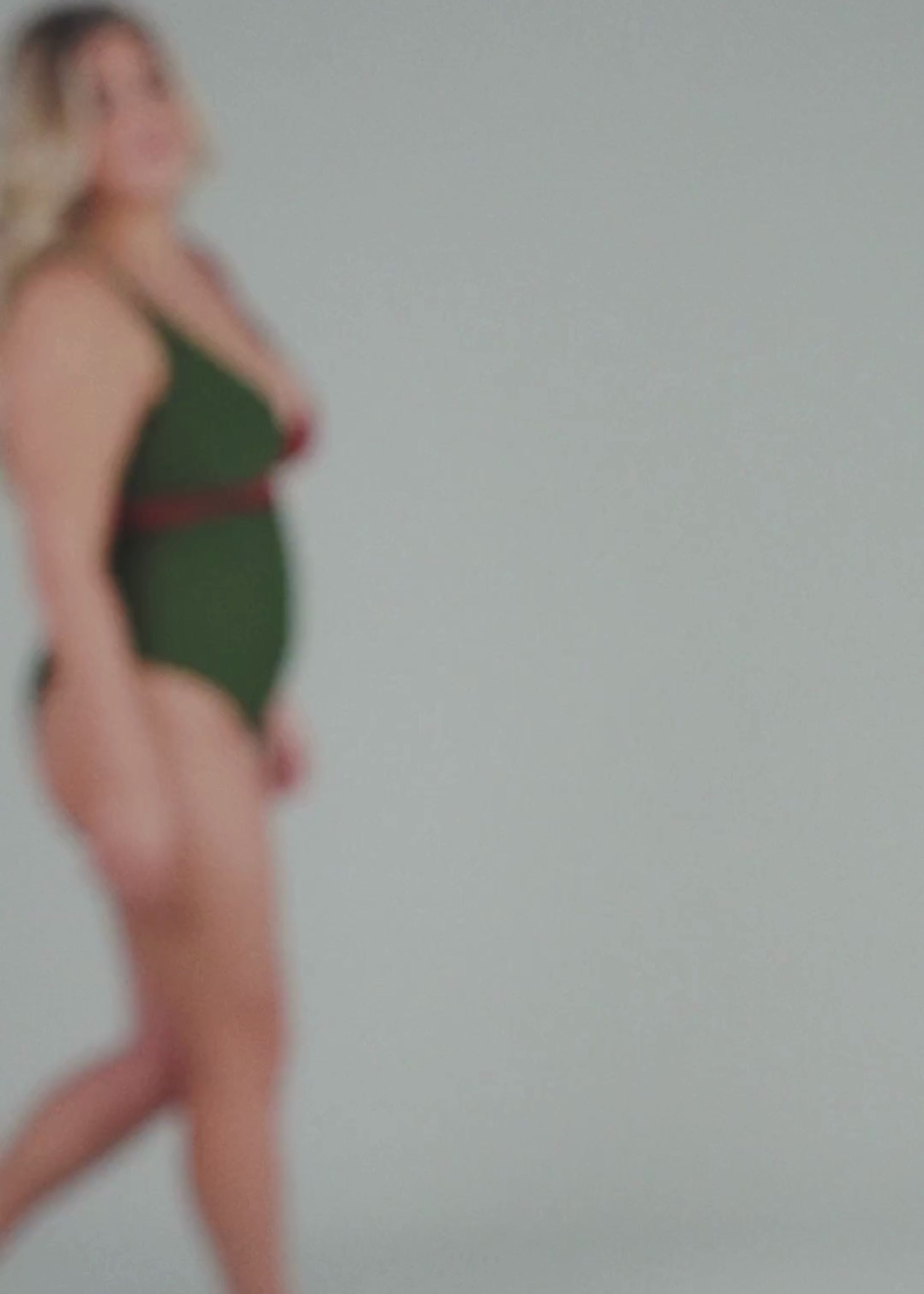 Balance top - deep red & forest